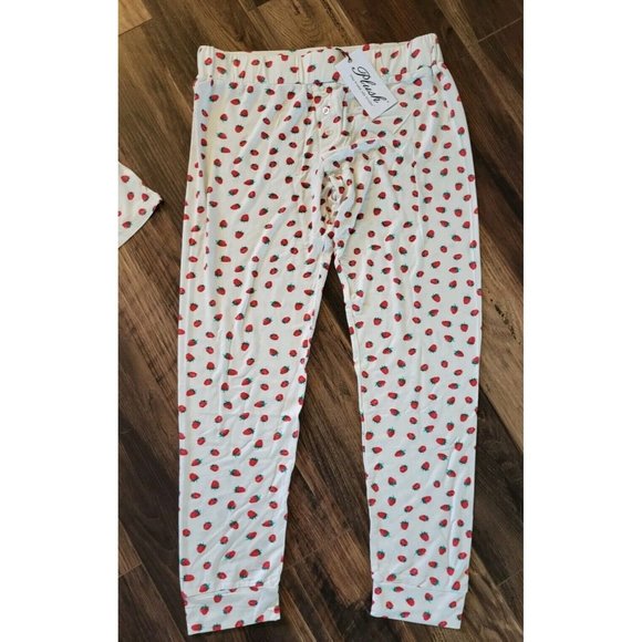 New Plush Apparel 2 Pc Pajama Set Strawberries Short Sleeve Long Oants Sz M - Picture 3 of 10
